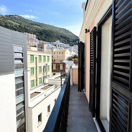 Deluxe City Centre Two Bedroom - Grand Central House Gibraltar Exteriér fotografie