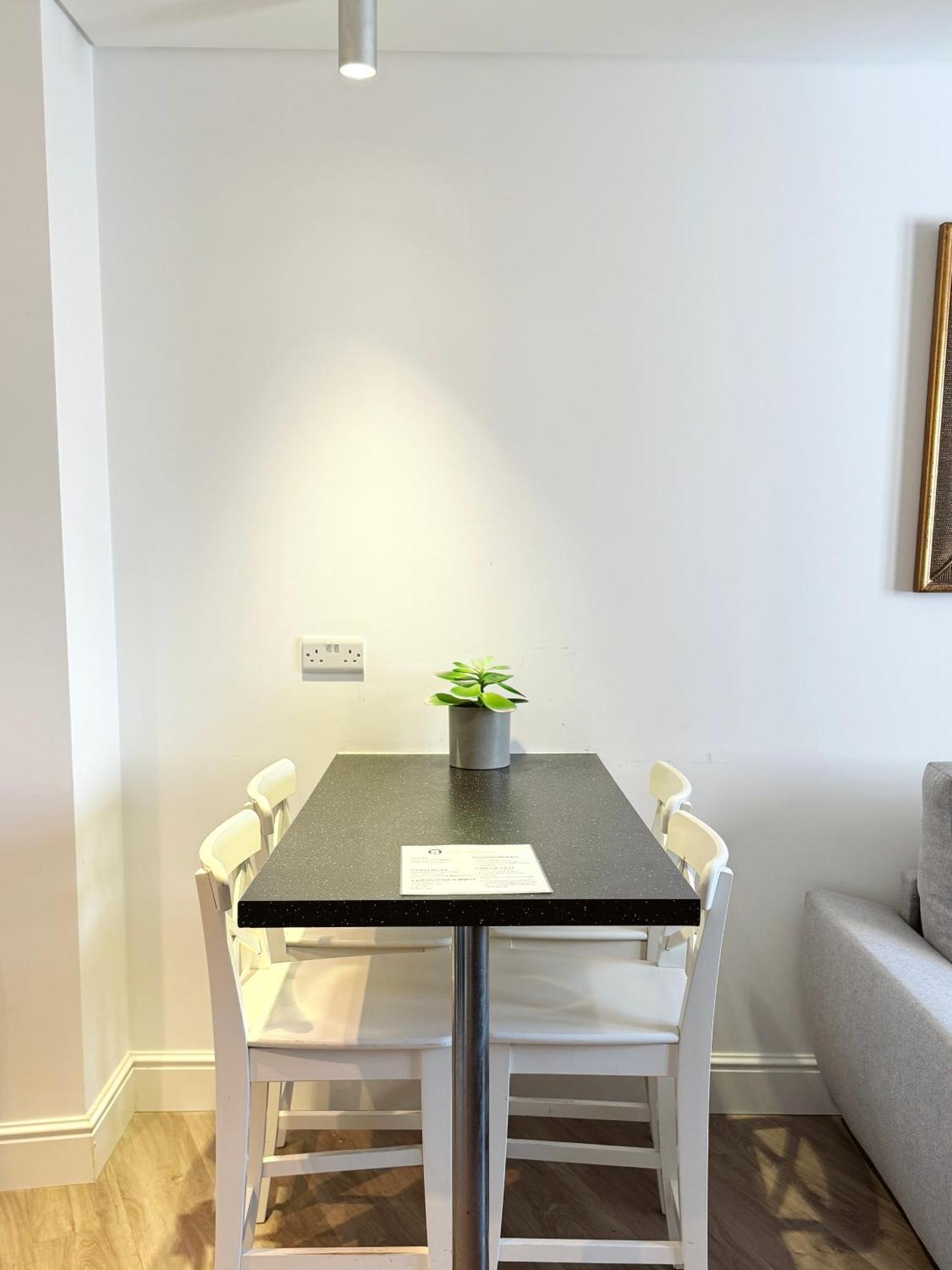 Deluxe City Centre Two Bedroom - Grand Central House Gibraltar Exteriér fotografie