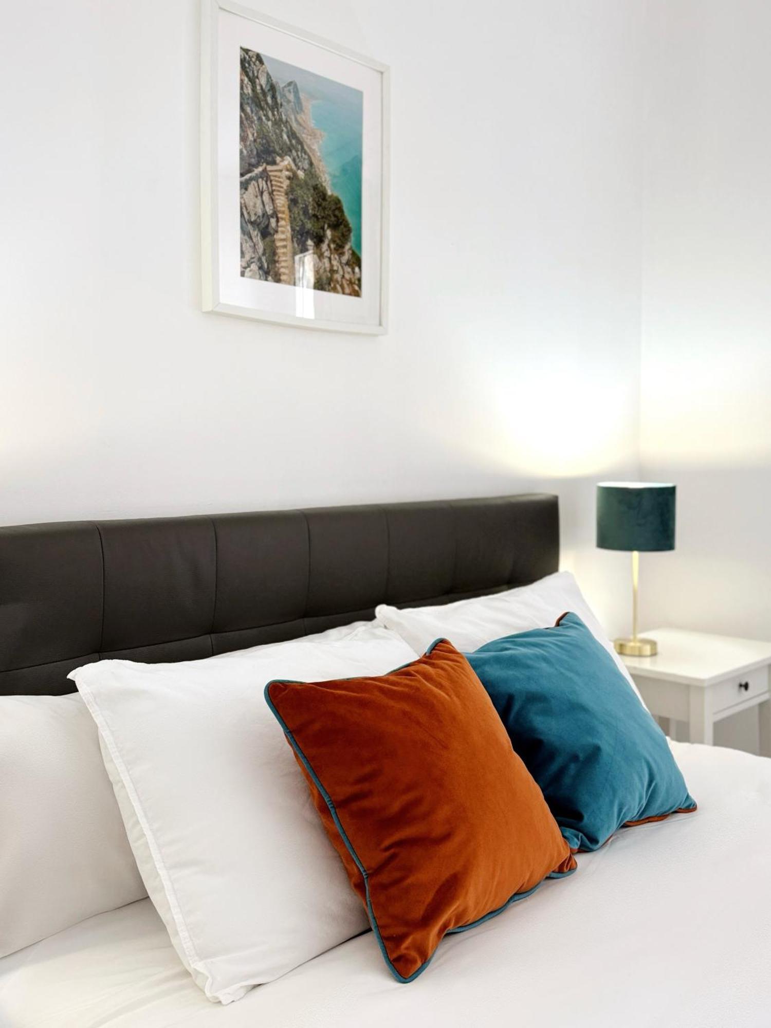 Deluxe City Centre Two Bedroom - Grand Central House Gibraltar Exteriér fotografie